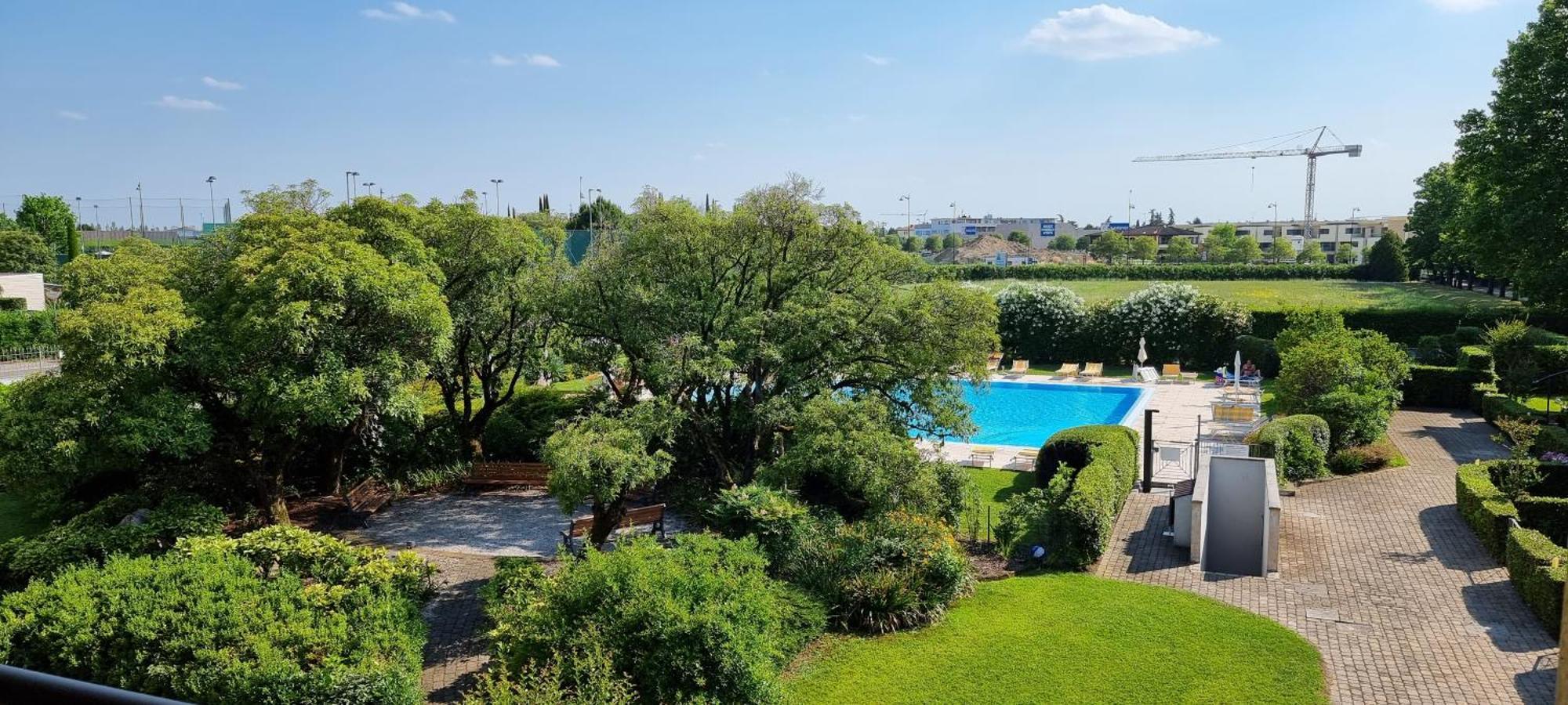 Dolce Blu Sirmione Apartment Rivoltella del Garda Exterior photo
