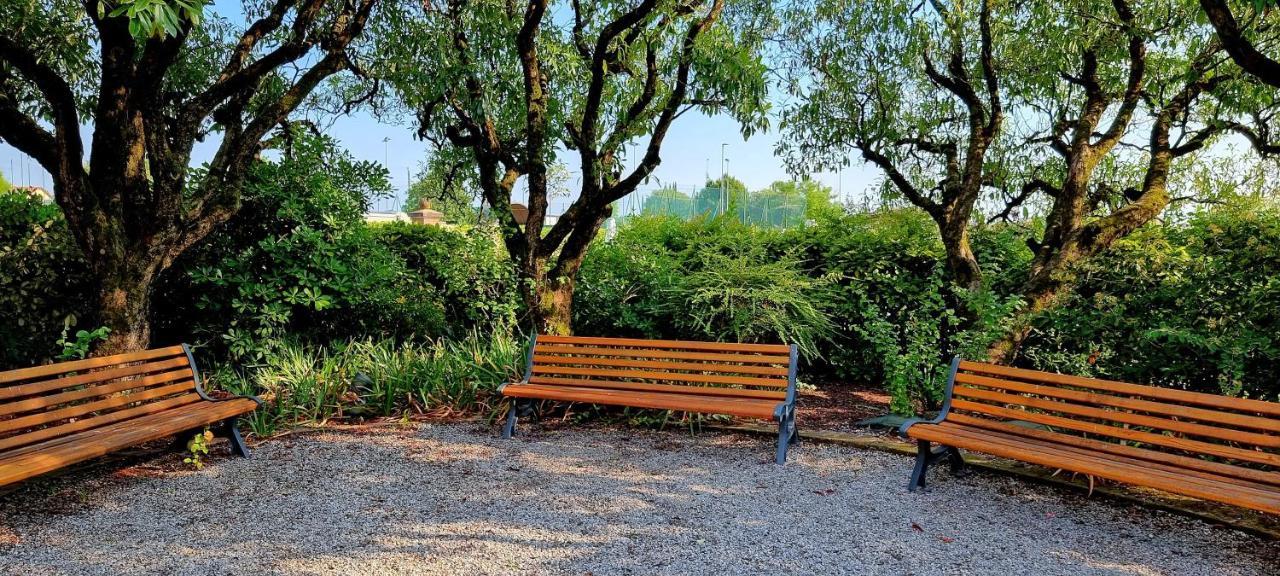 Dolce Blu Sirmione Apartment Rivoltella del Garda Exterior photo
