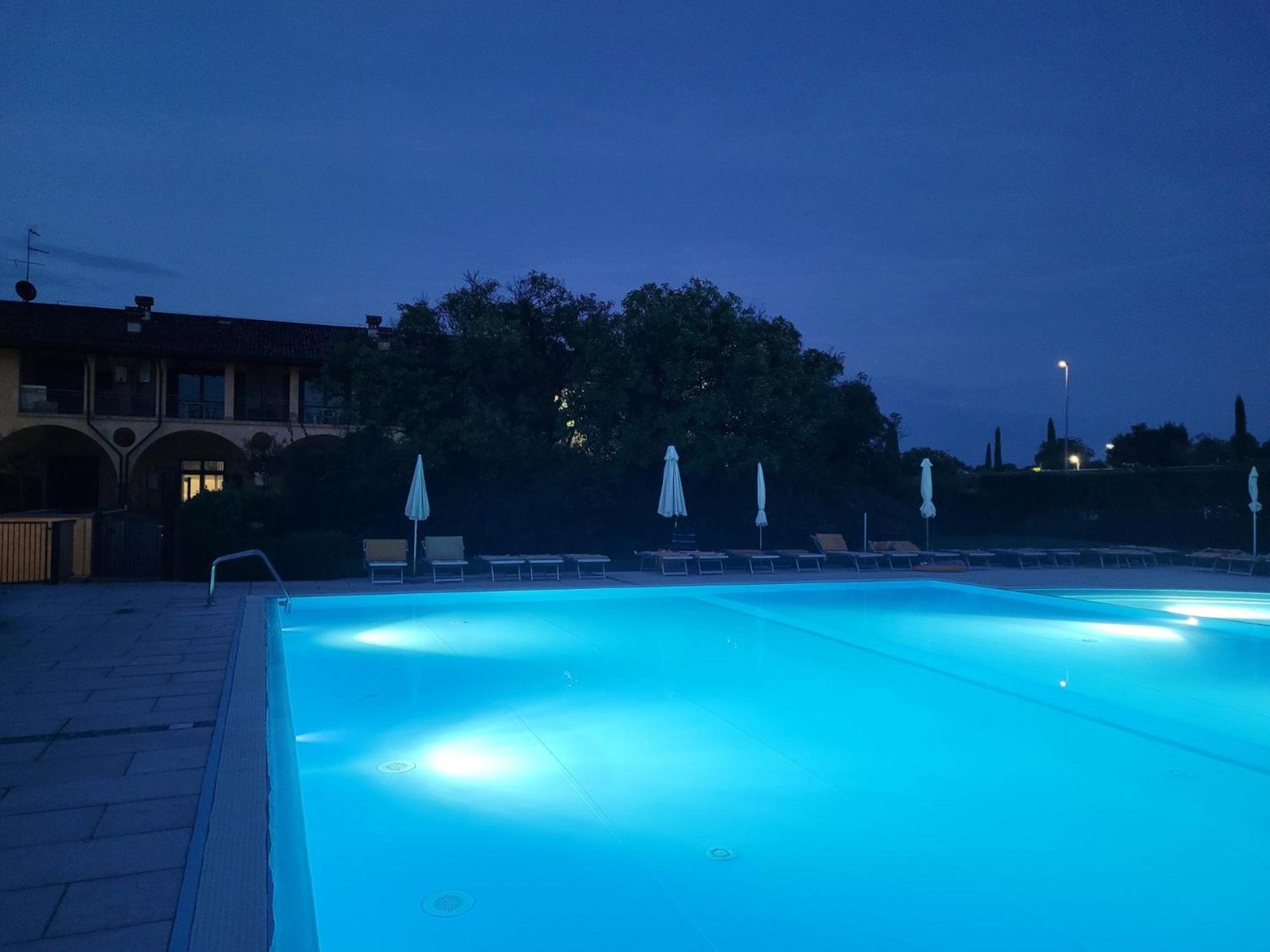 Dolce Blu Sirmione Apartment Rivoltella del Garda Exterior photo